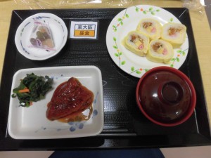 運動の後の巻きずしランチ☆