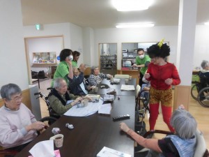 やっつけられています